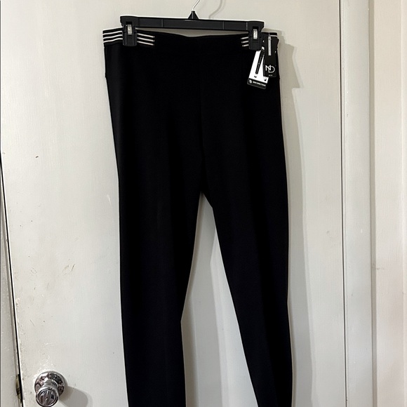 NWT New Directions Stylish Black Leggings featuring a black and white waistband. - Picture 1 of 7